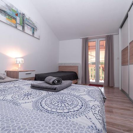 Apartment Shurida Pula Luaran gambar