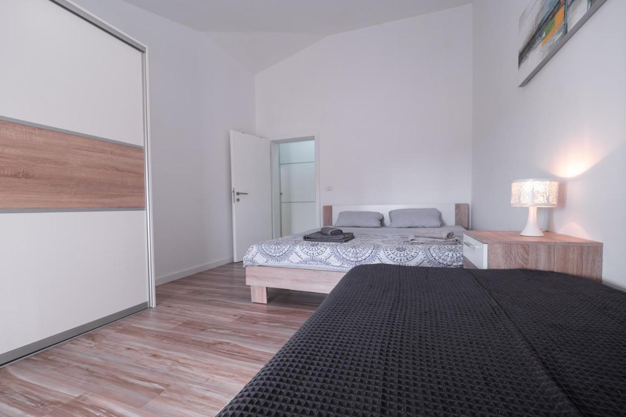 Apartment Shurida Pula Luaran gambar