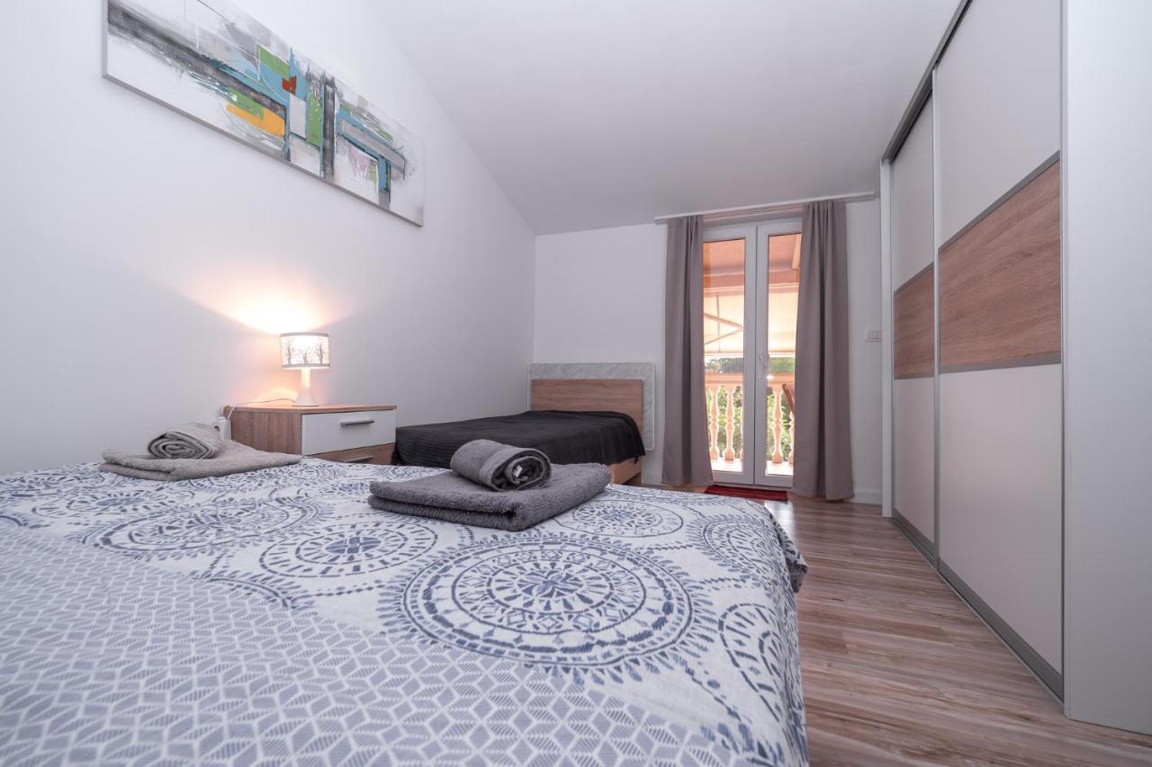 Apartment Shurida Pula Luaran gambar