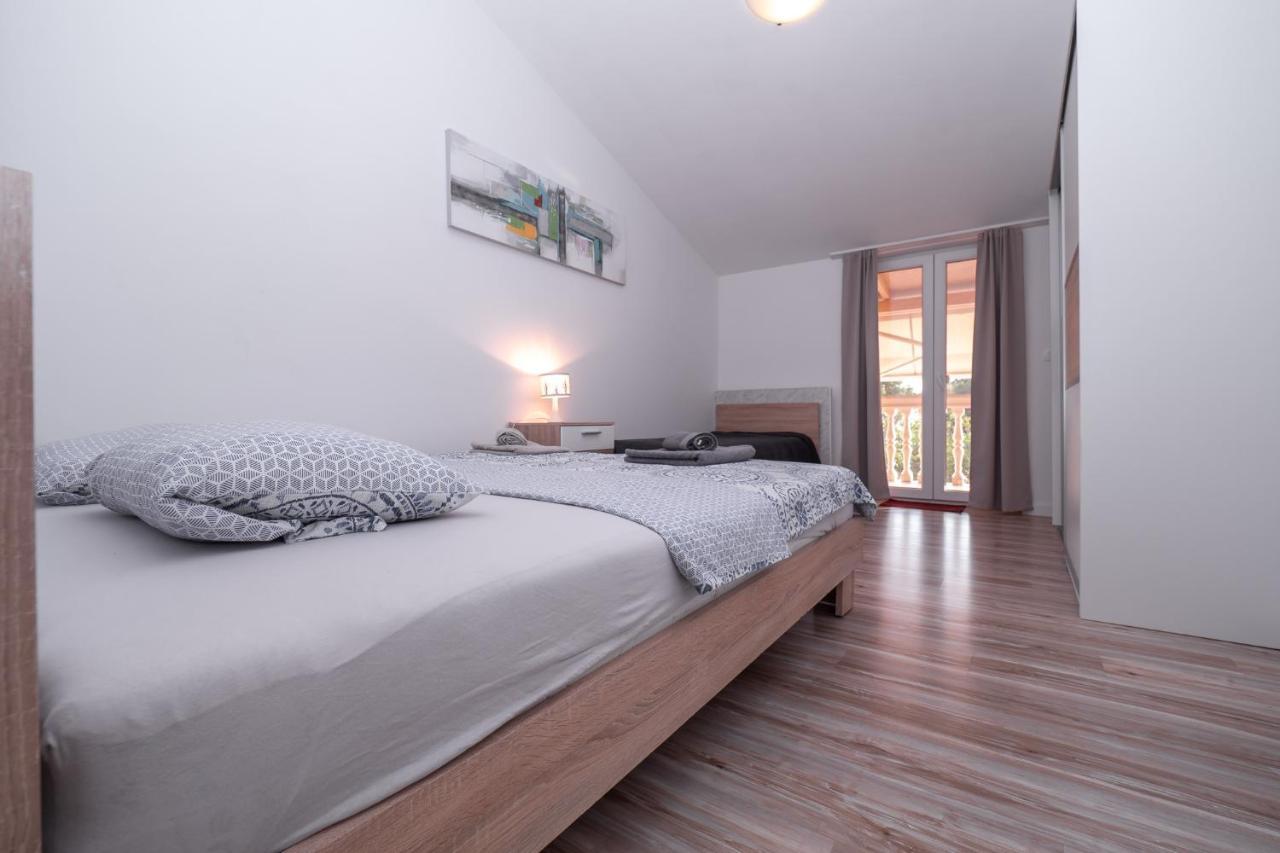 Apartment Shurida Pula Luaran gambar