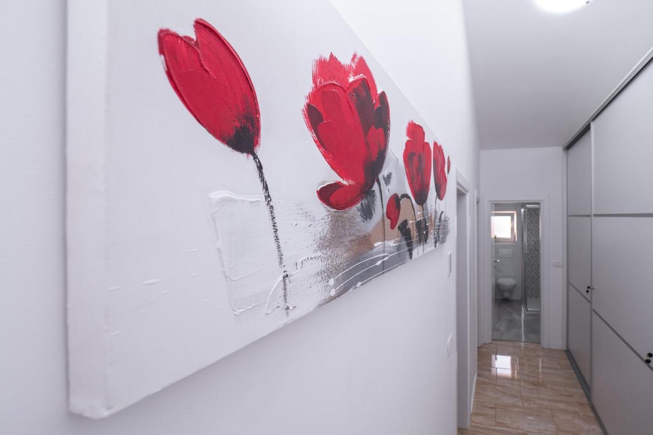 Apartment Shurida Pula Luaran gambar